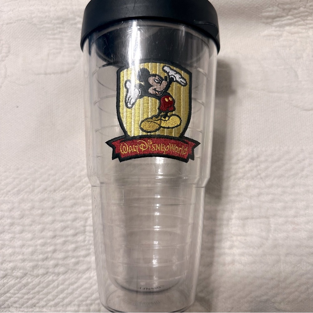 24 oz Disney Tervis Mickey Mouse cup with lid